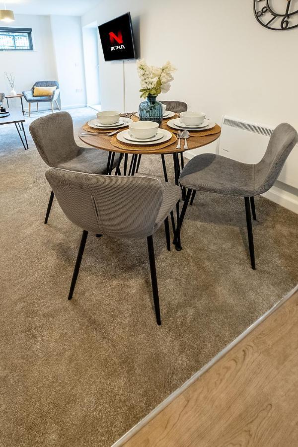 Luton Modern Serviced Accommodation For Contractors, Relocators, Professionals, Tourists And Students - Akugi Homes Zewnętrze zdjęcie