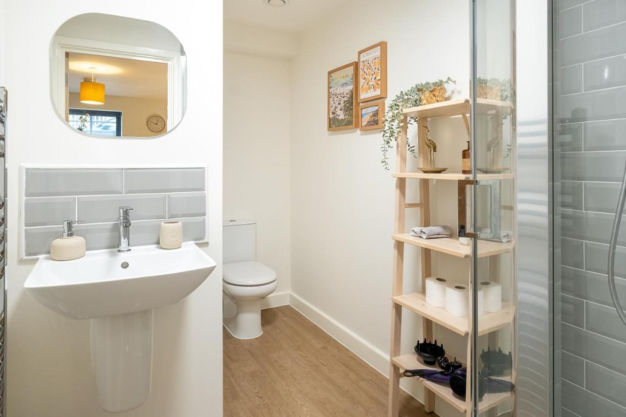 Luton Modern Serviced Accommodation For Contractors, Relocators, Professionals, Tourists And Students - Akugi Homes Zewnętrze zdjęcie