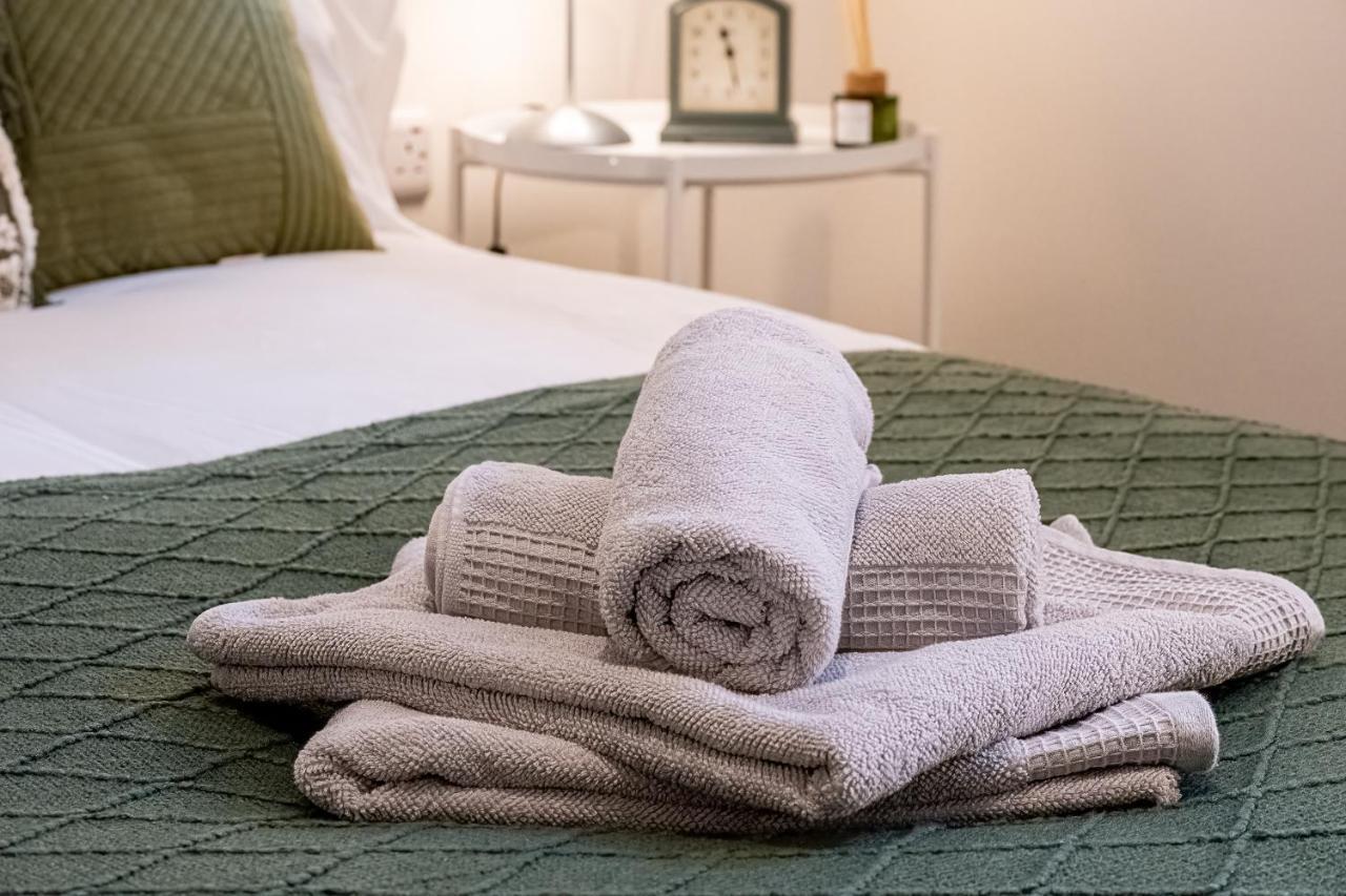 Luton Modern Serviced Accommodation For Contractors, Relocators, Professionals, Tourists And Students - Akugi Homes Zewnętrze zdjęcie